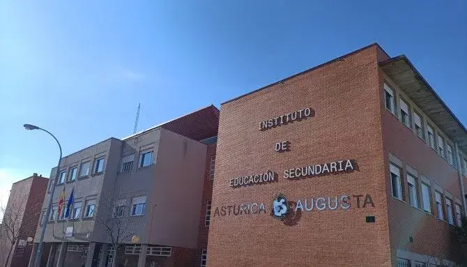 7948_fachada-ies-asturica-augusta-edificio-calle-eugenio-curiel-6.webp